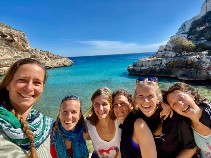 Mis amigas y yo en Mallorca en una de nuestras caminatas